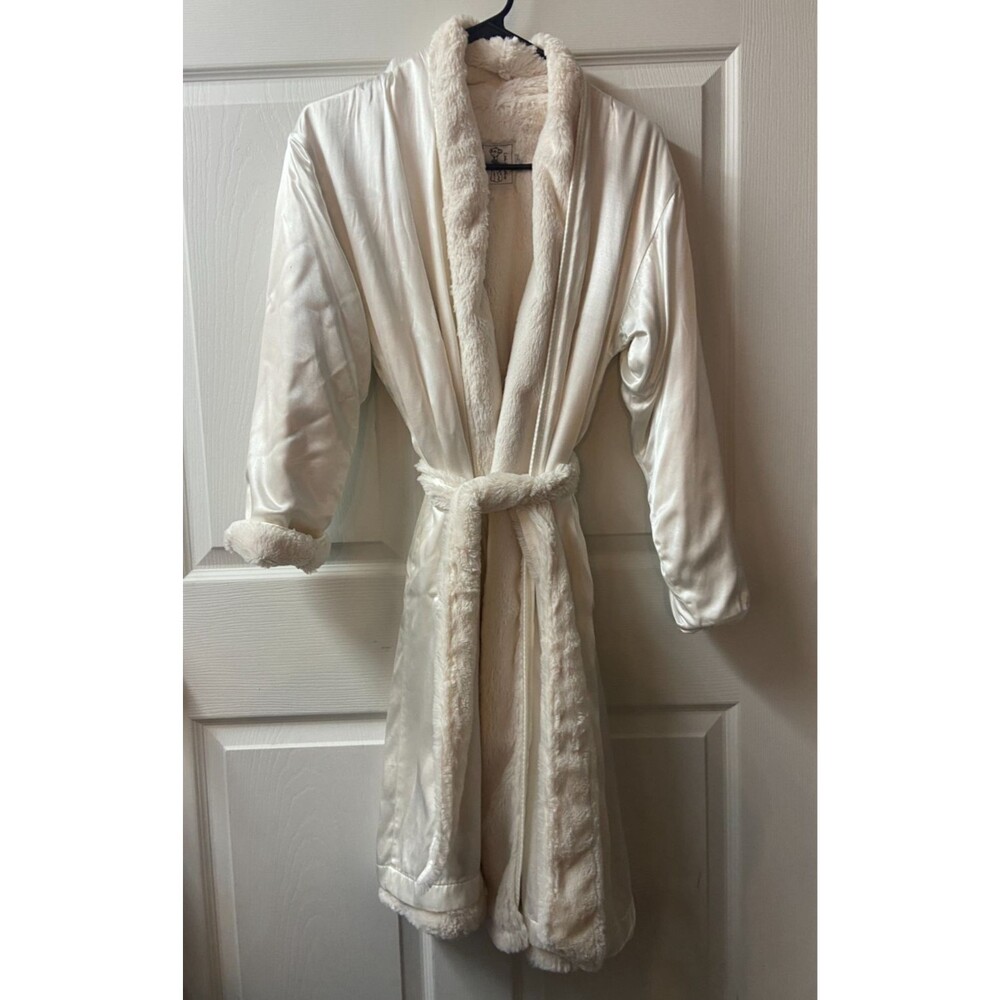 Little Giraffe Robe Girls Youth ages 8-12 Cream Lux Satin & Chenille Luxury Gift